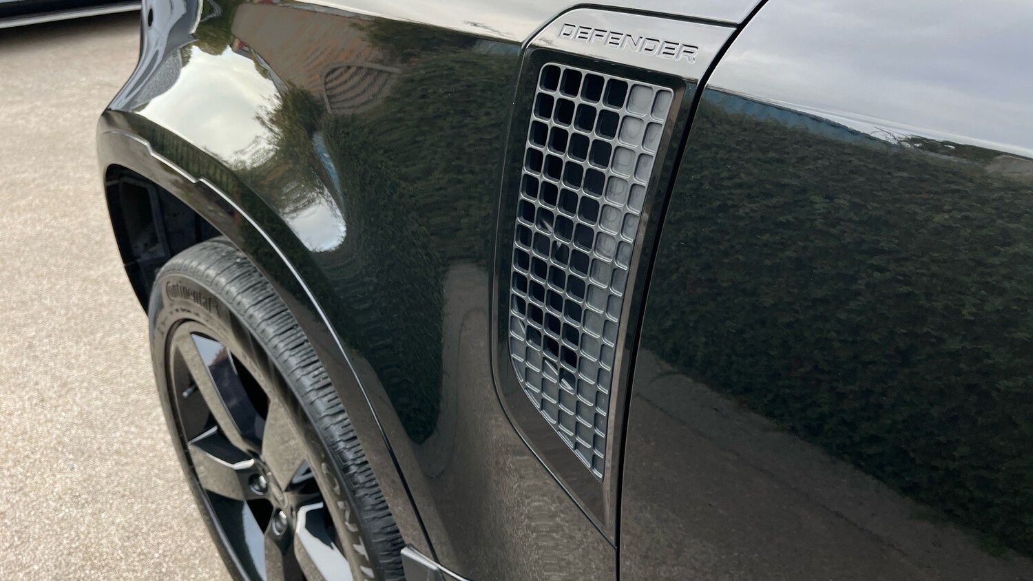 Used Land Rover Defender 2024 for sale - 76206520: Photo 20