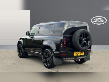 Used Land Rover Defender 2024 for sale - 76206520: Photo 2