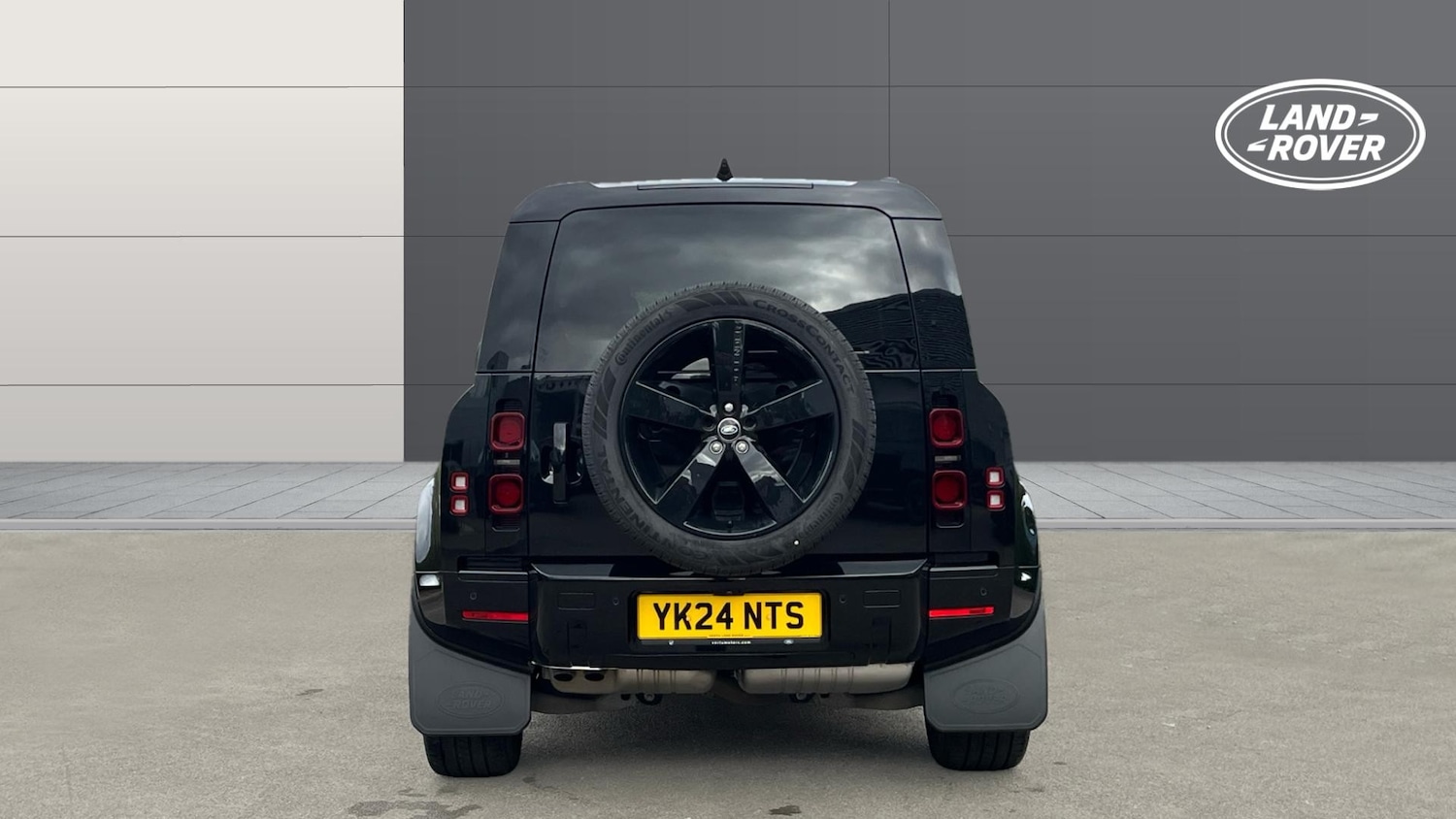 Used Land Rover Defender 2024 for sale - 76206520: Photo 6