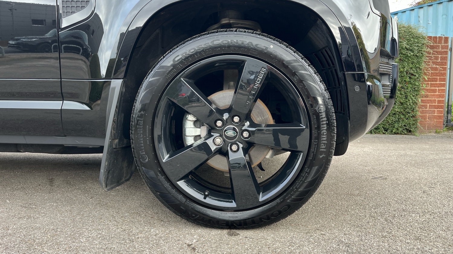 Used Land Rover Defender 2024 for sale - 76206520: Photo 8