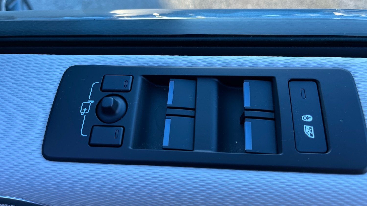 Used Land Rover Discovery 2023 for sale - 77088085: Photo 25