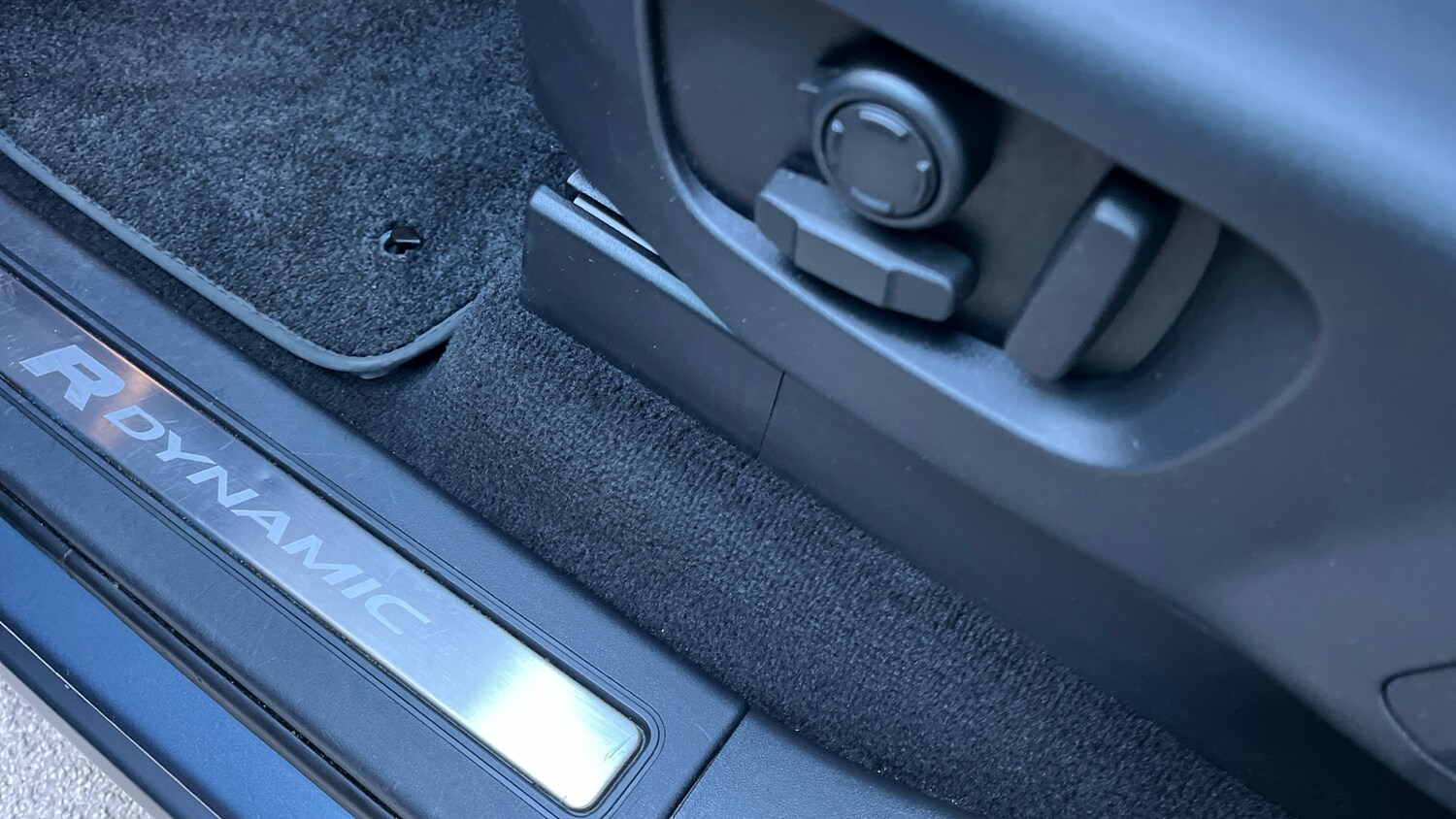 Used Land Rover Discovery 2023 for sale - 77088085: Photo 31