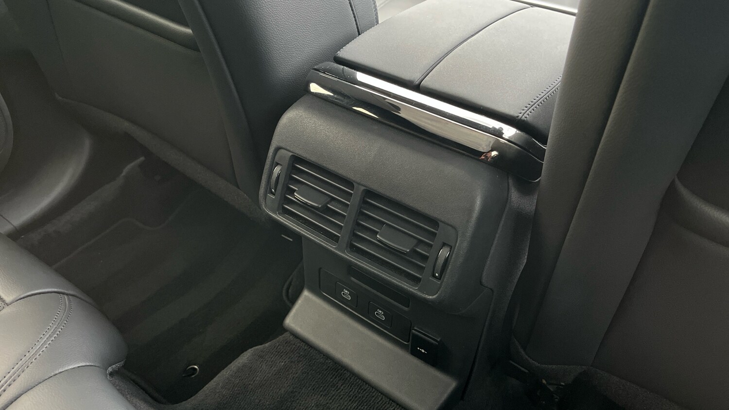 Used Land Rover Range Rover Velar 2024 for sale - 76366948: Photo 18