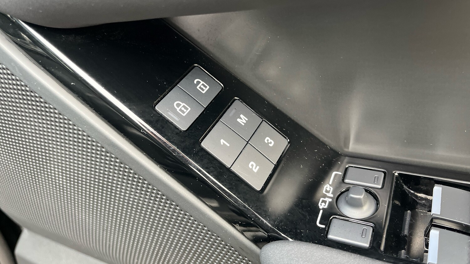 Used Land Rover Range Rover Velar 2024 for sale - 76366948: Photo 22