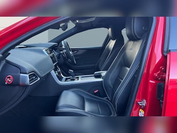 Used Jaguar XE 2019 for sale - 77171087: Photo