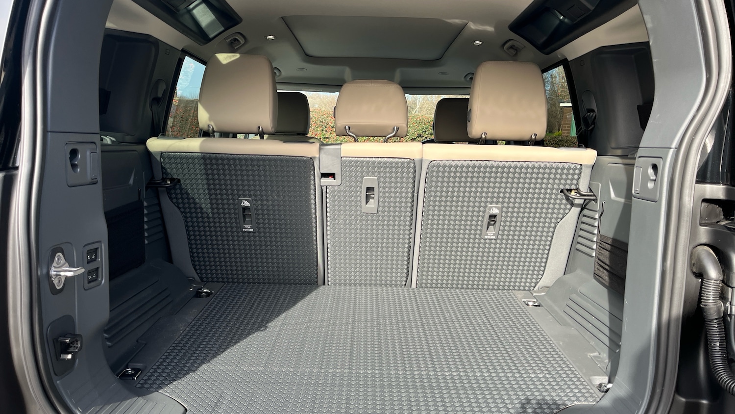 Used Land Rover Defender 2024 for sale - 77567579: Photo 10