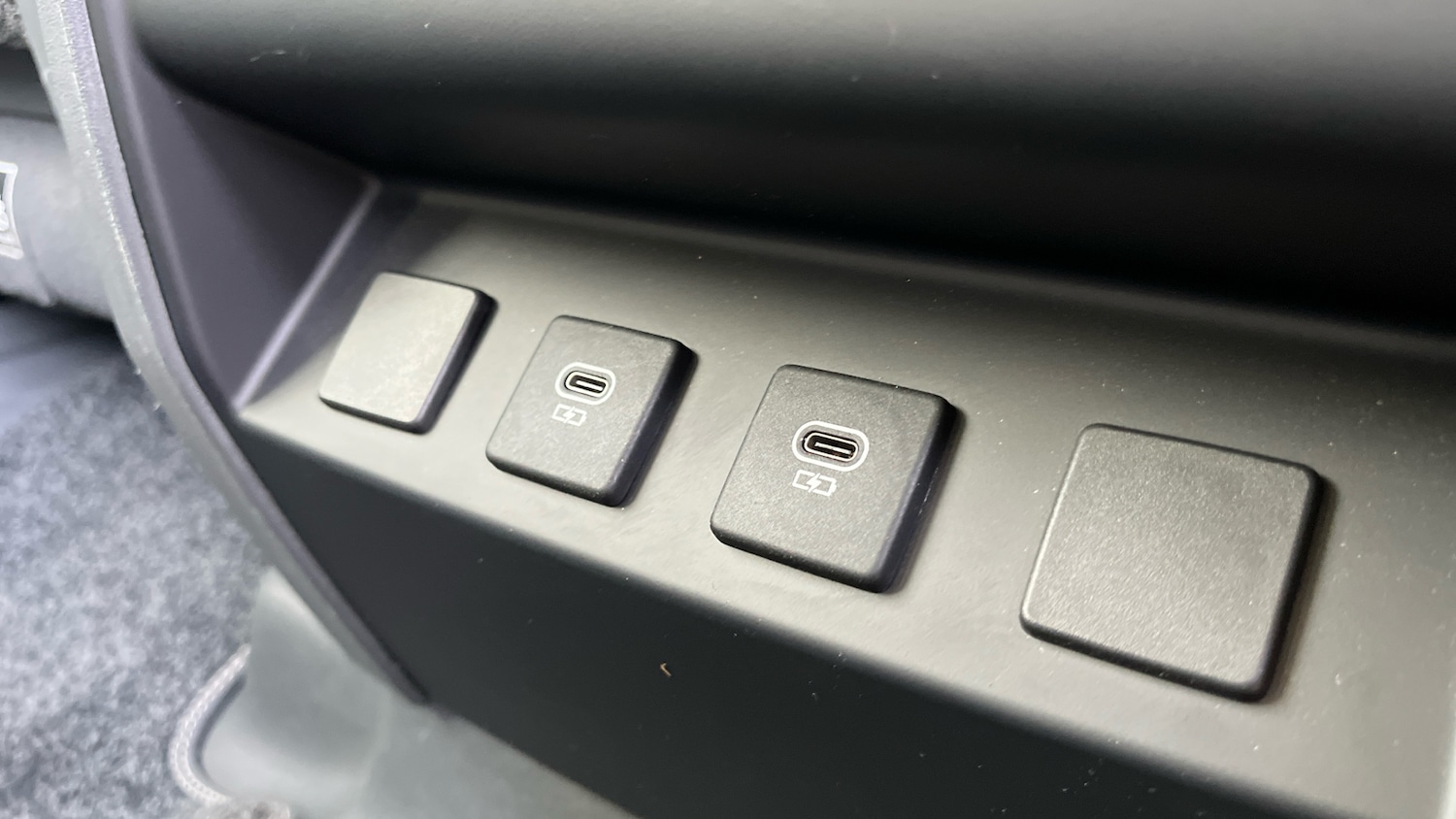 Used Land Rover Defender 2024 for sale - 77567579: Photo 27