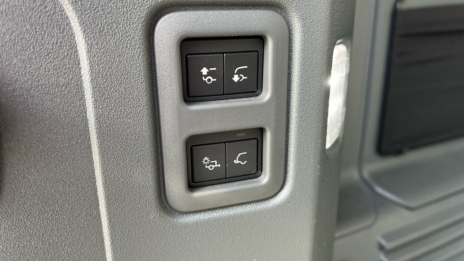 Used Land Rover Defender 2024 for sale - 77567579: Photo 29