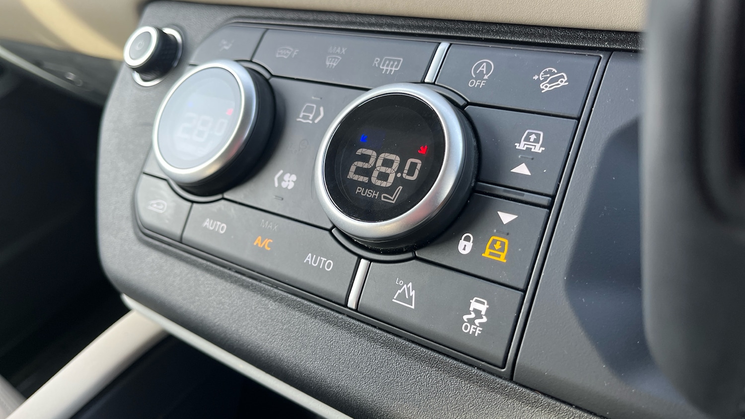 Used Land Rover Defender 2024 for sale - 77567579: Photo 36