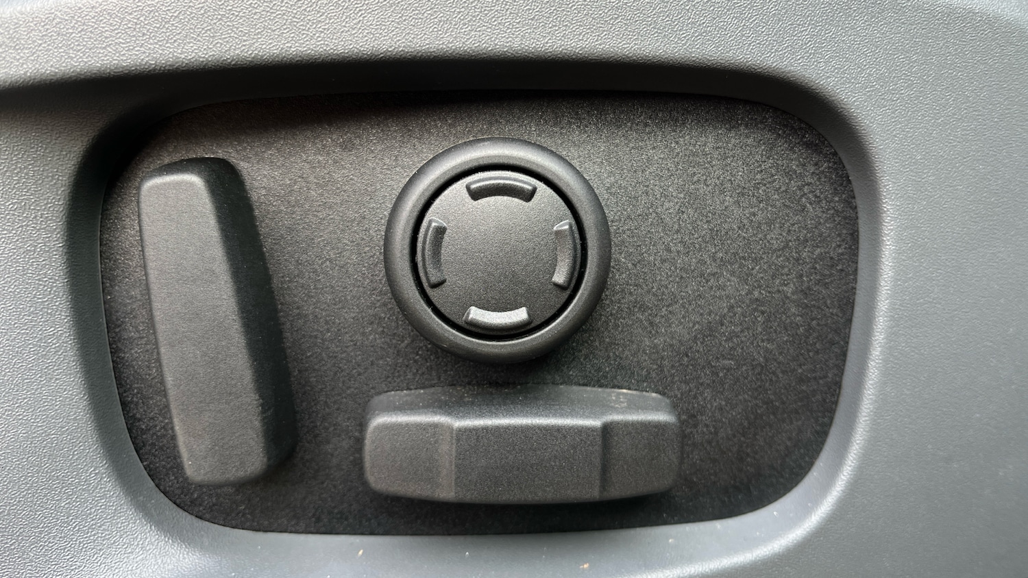 Used Land Rover Defender 2024 for sale - 77567579: Photo 37