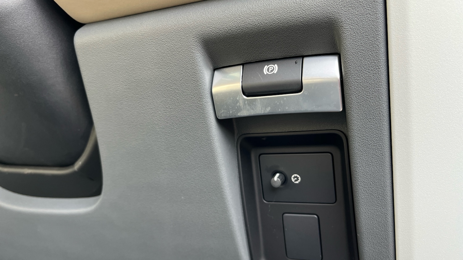 Used Land Rover Defender 2024 for sale - 77567579: Photo 38