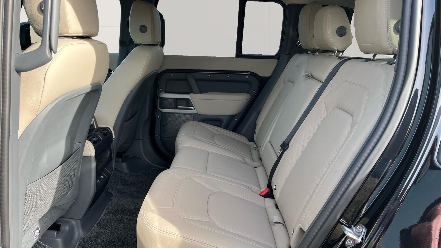 Used Land Rover Defender 2024 for sale - 77567579: Photo 4