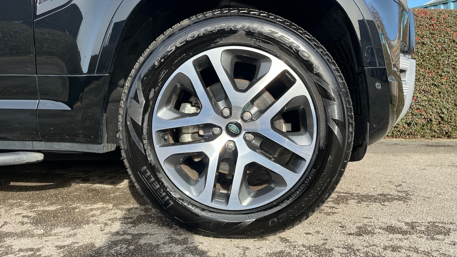 Used Land Rover Defender 2024 for sale - 77567579: Photo 8