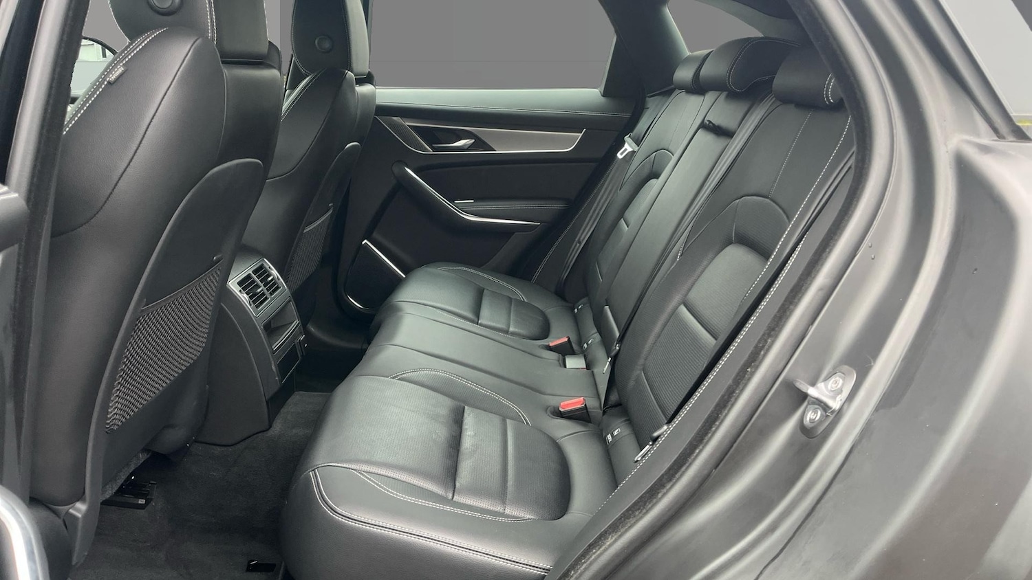 Used Jaguar F-Pace 2023 for sale - 77567581: Photo 4