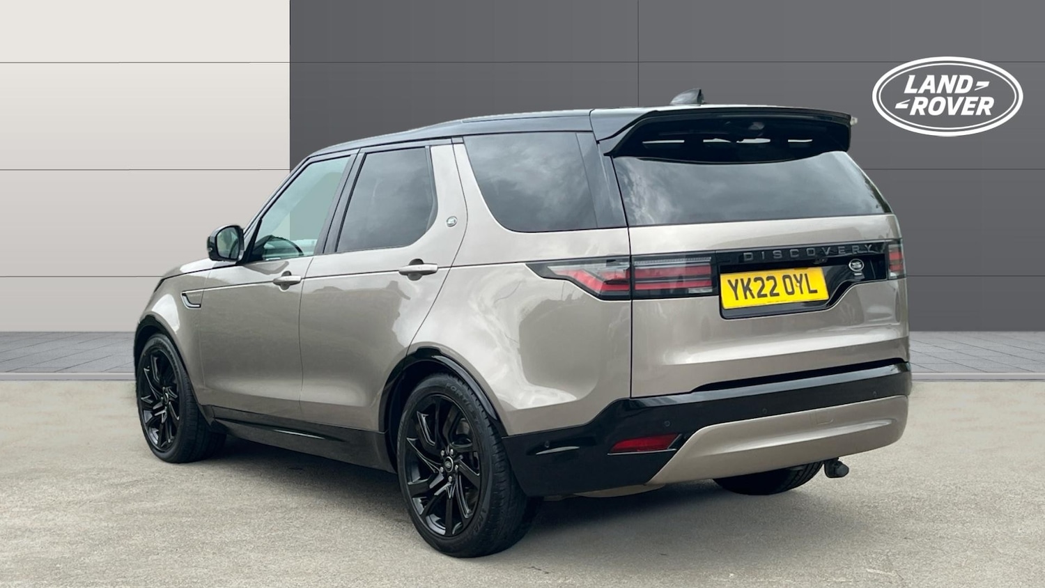 Used Land Rover Discovery 2022 for sale - 76611504: Photo 2