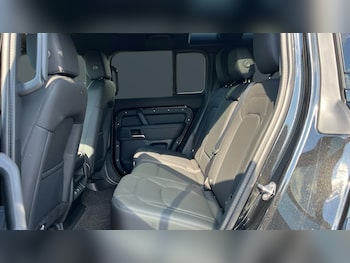 Used Land Rover Defender 2025 for sale - 76277108: Photo