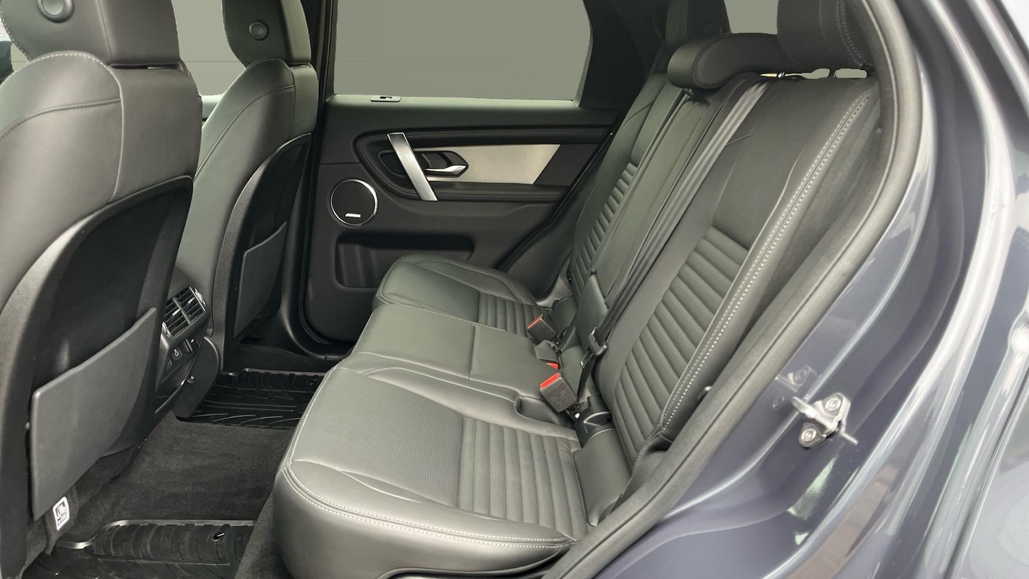 Used Land Rover Discovery Sport 2024 for sale - 78025226: Photo 4