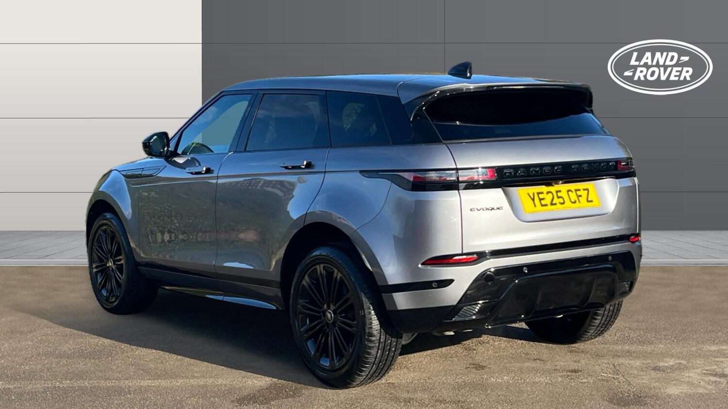 Used Land Rover Range Rover Evoque 2025 for sale - 76322477: Photo 2