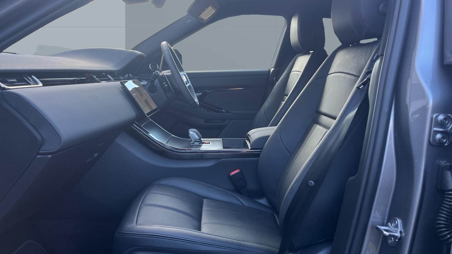 Used Land Rover Range Rover Evoque 2025 for sale - 76322477: Photo 3