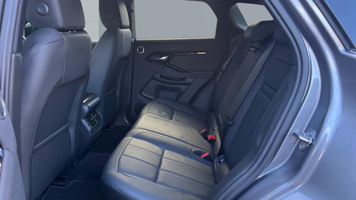 Used Land Rover Range Rover Evoque 2025 for sale - 76322477: Photo 4