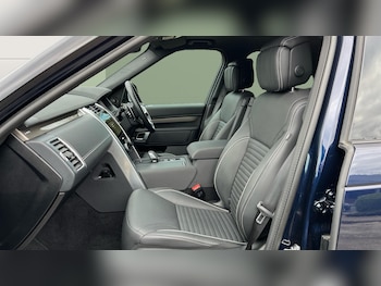 Used Land Rover Discovery 2023 for sale - 77813322: Photo