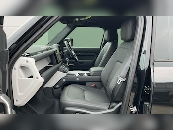 Used Land Rover Defender 2025 for sale - 75334946: Photo