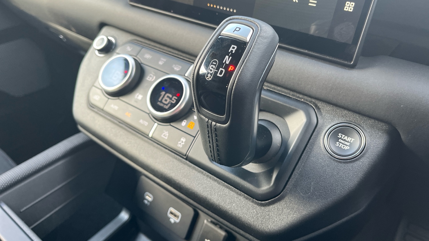 Used Land Rover Defender 2024 for sale - 76477756: Photo 13