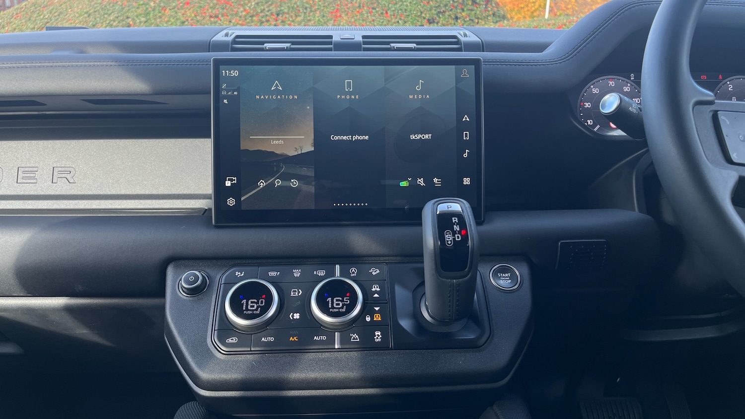 Used Land Rover Defender 2024 for sale - 76477756: Photo 14