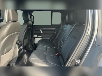 Used Land Rover Defender 2024 for sale - 76477756: Photo