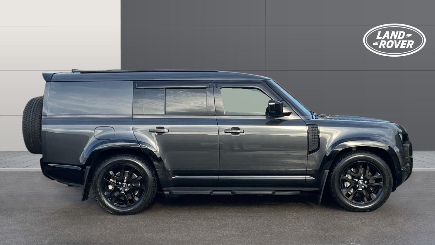 Used Land Rover Defender 2024 for sale - 76477756: Photo 5