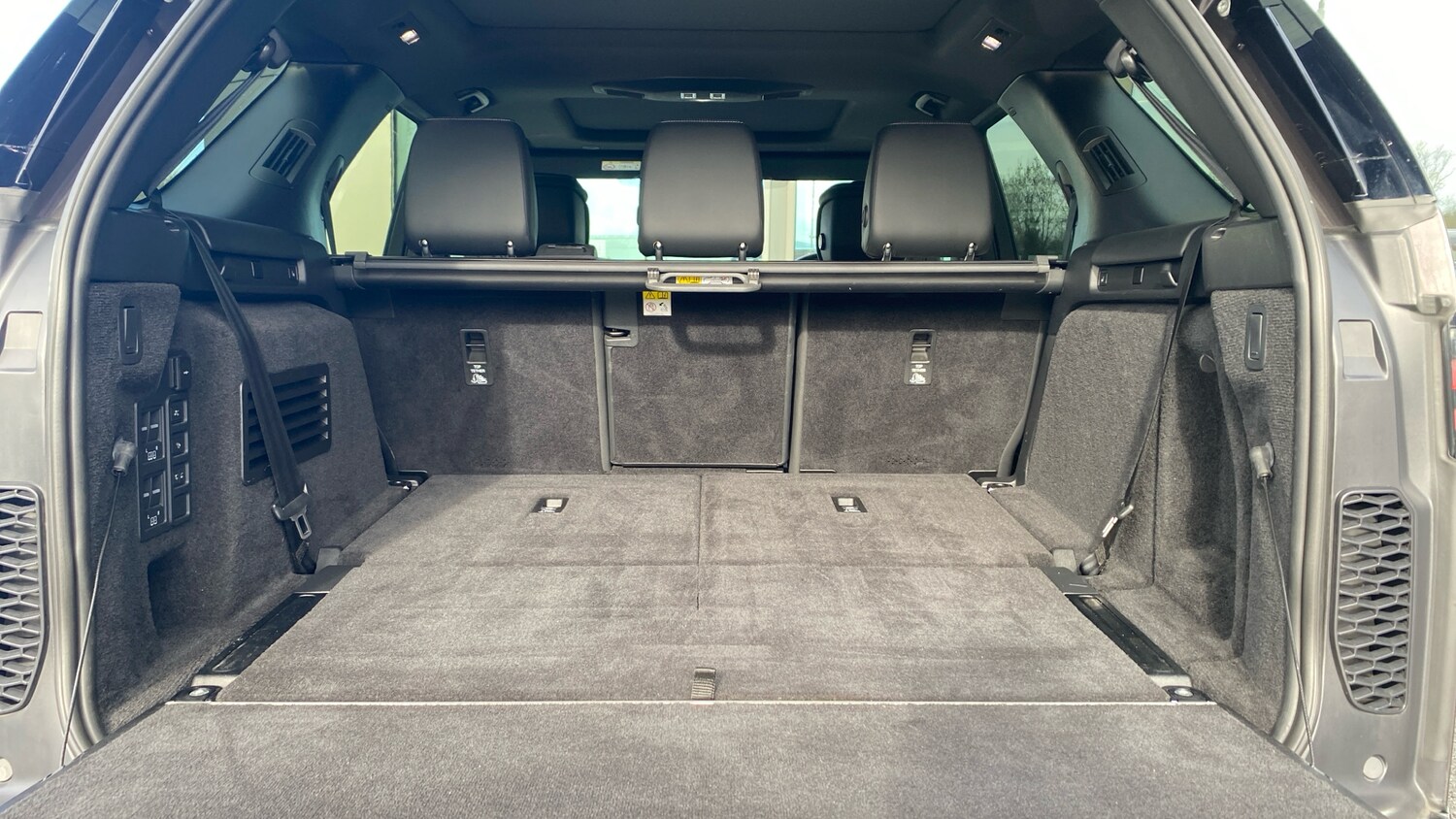 Used Land Rover Discovery 2023 for sale - 78149292: Photo 10