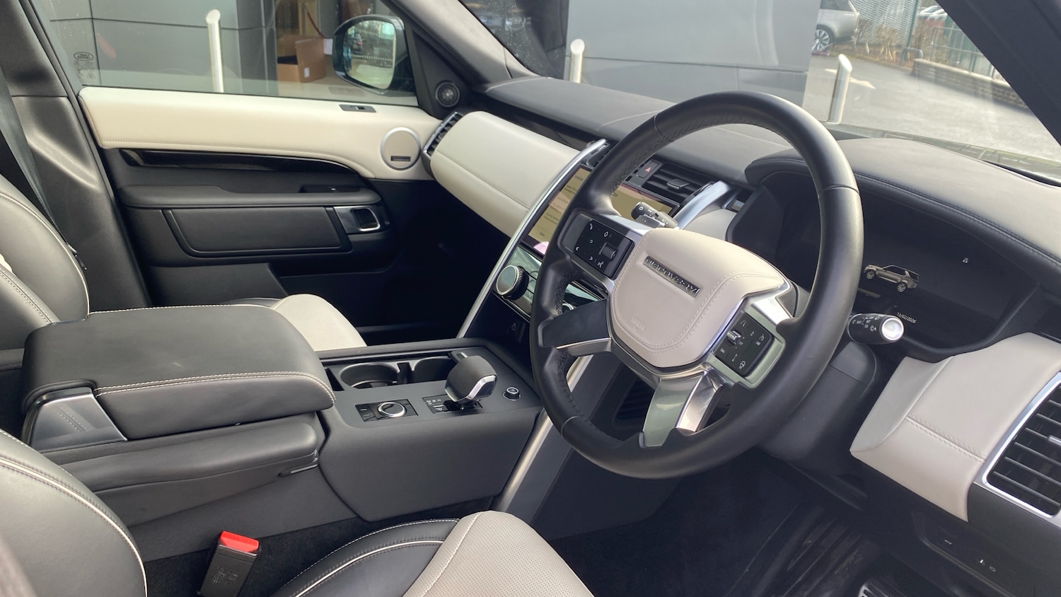 Used Land Rover Discovery 2023 for sale - 78149292: Photo 29