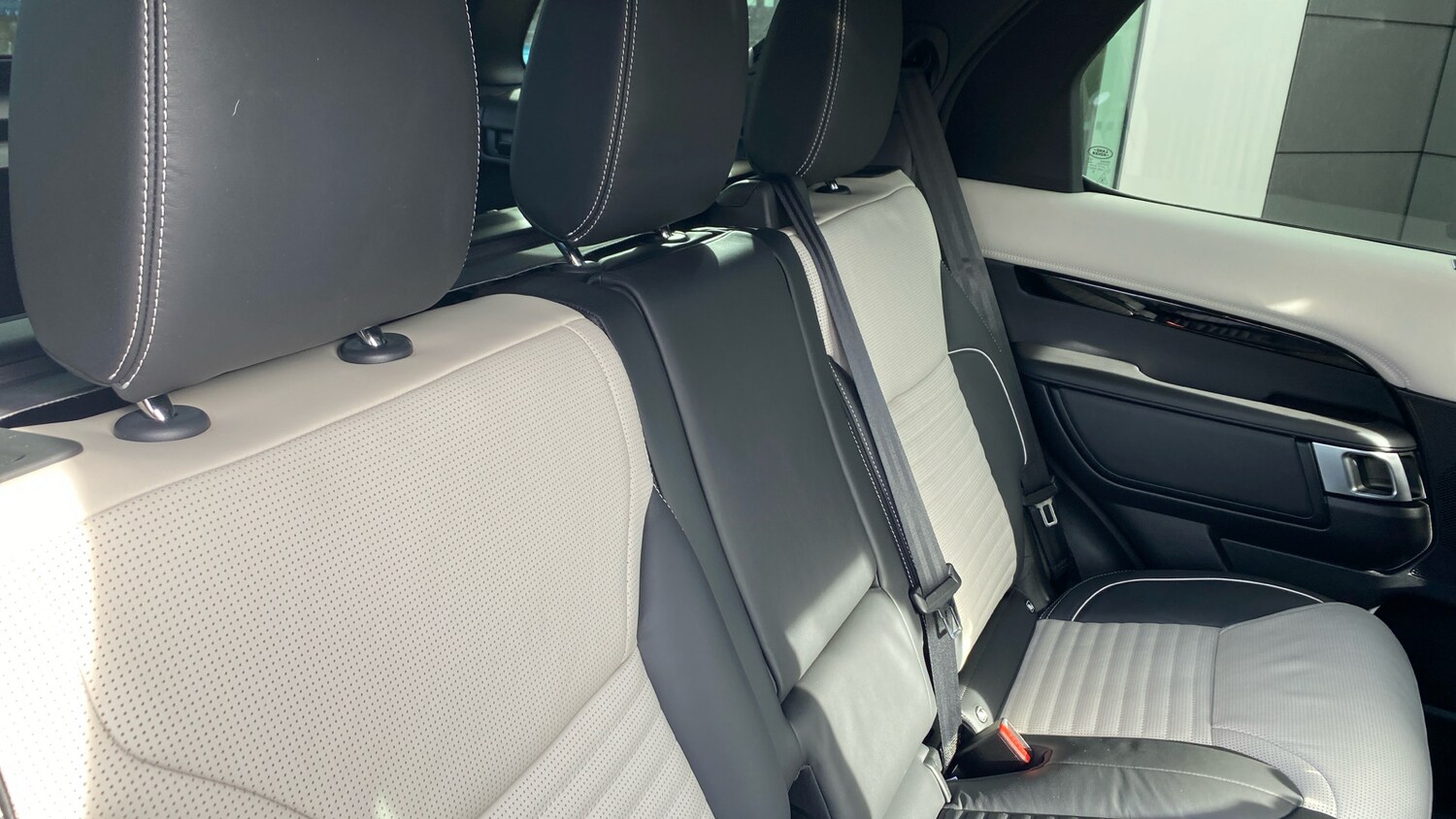 Used Land Rover Discovery 2023 for sale - 78149292: Photo 33