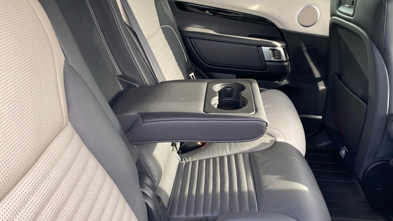 Used Land Rover Discovery 2023 for sale - 78149292: Photo 35