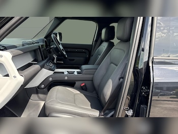 Used Land Rover Defender 2025 for sale - 78657058: Photo