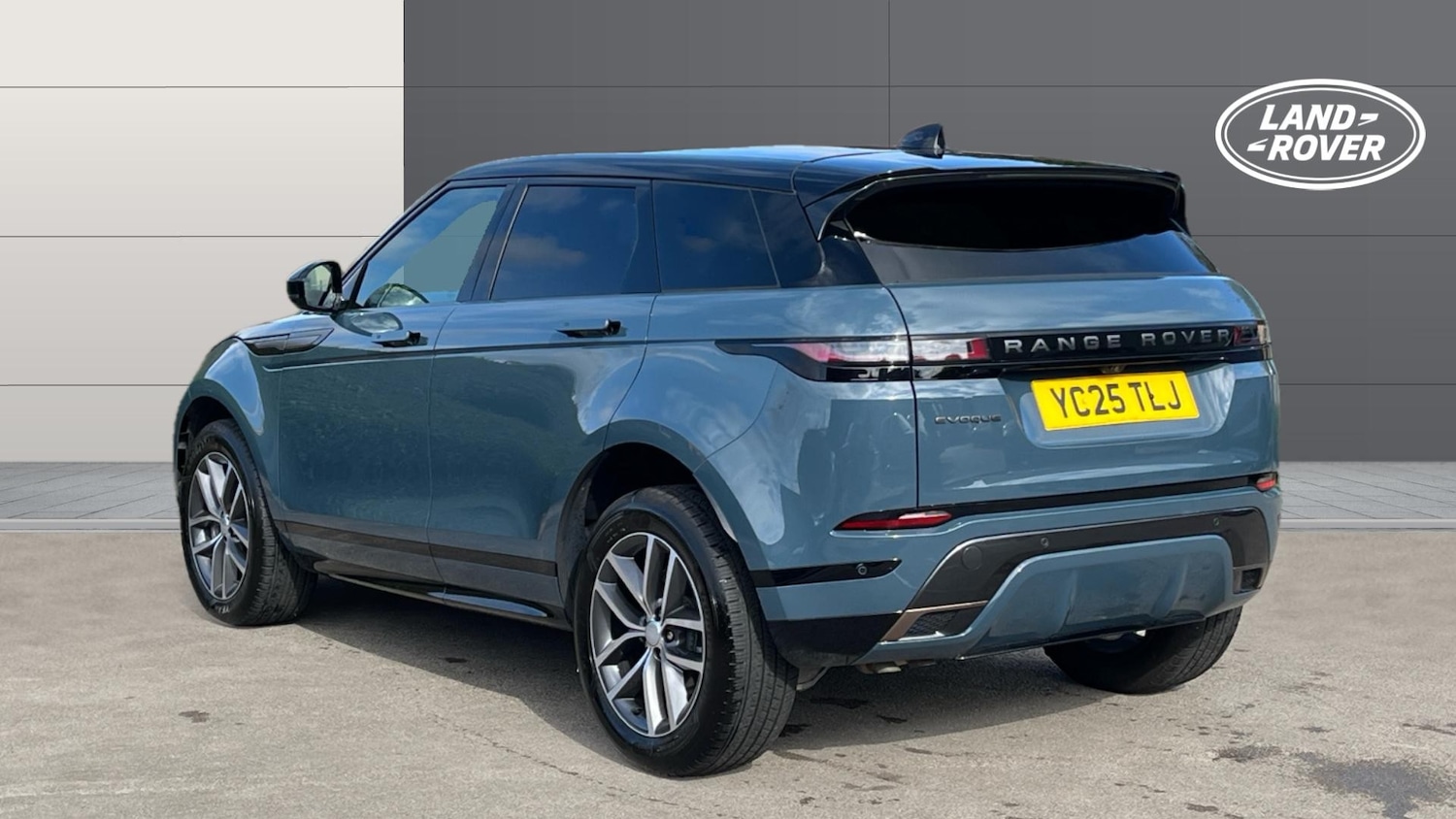 Used Land Rover Range Rover Evoque 2025 for sale - 76243078: Photo 2
