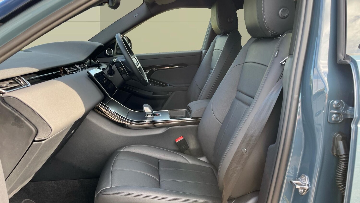 Used Land Rover Range Rover Evoque 2025 for sale - 76243078: Photo 3