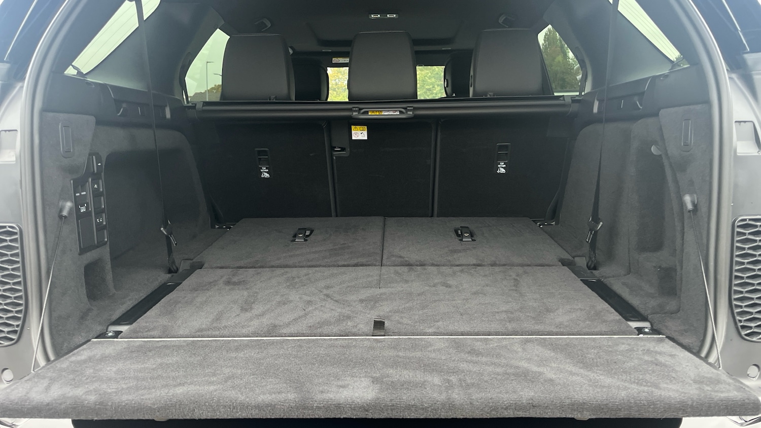 Used Land Rover Discovery 2025 for sale - 76265900: Photo 10