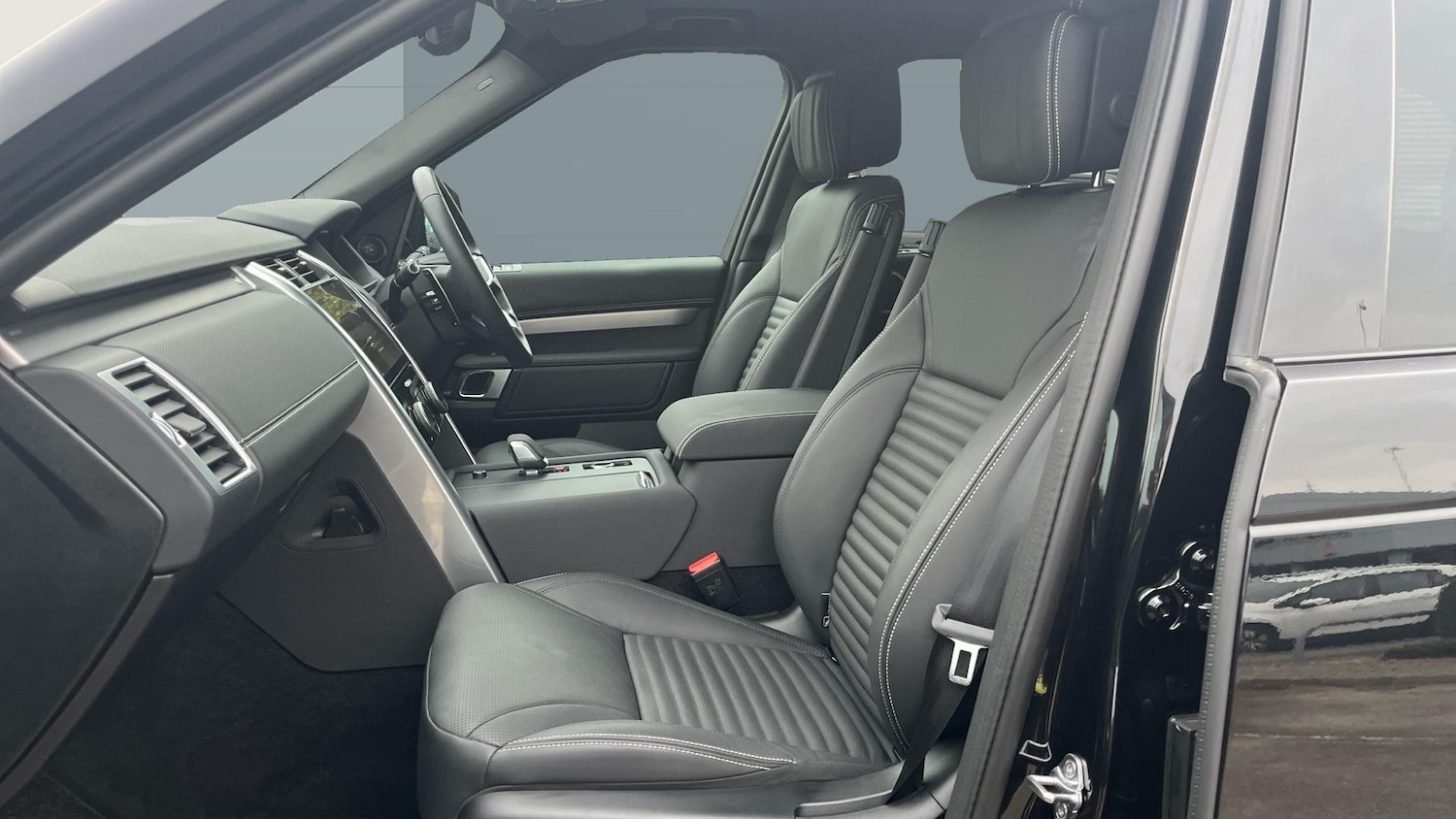 Used Land Rover Discovery 2025 for sale - 76265900: Photo 3