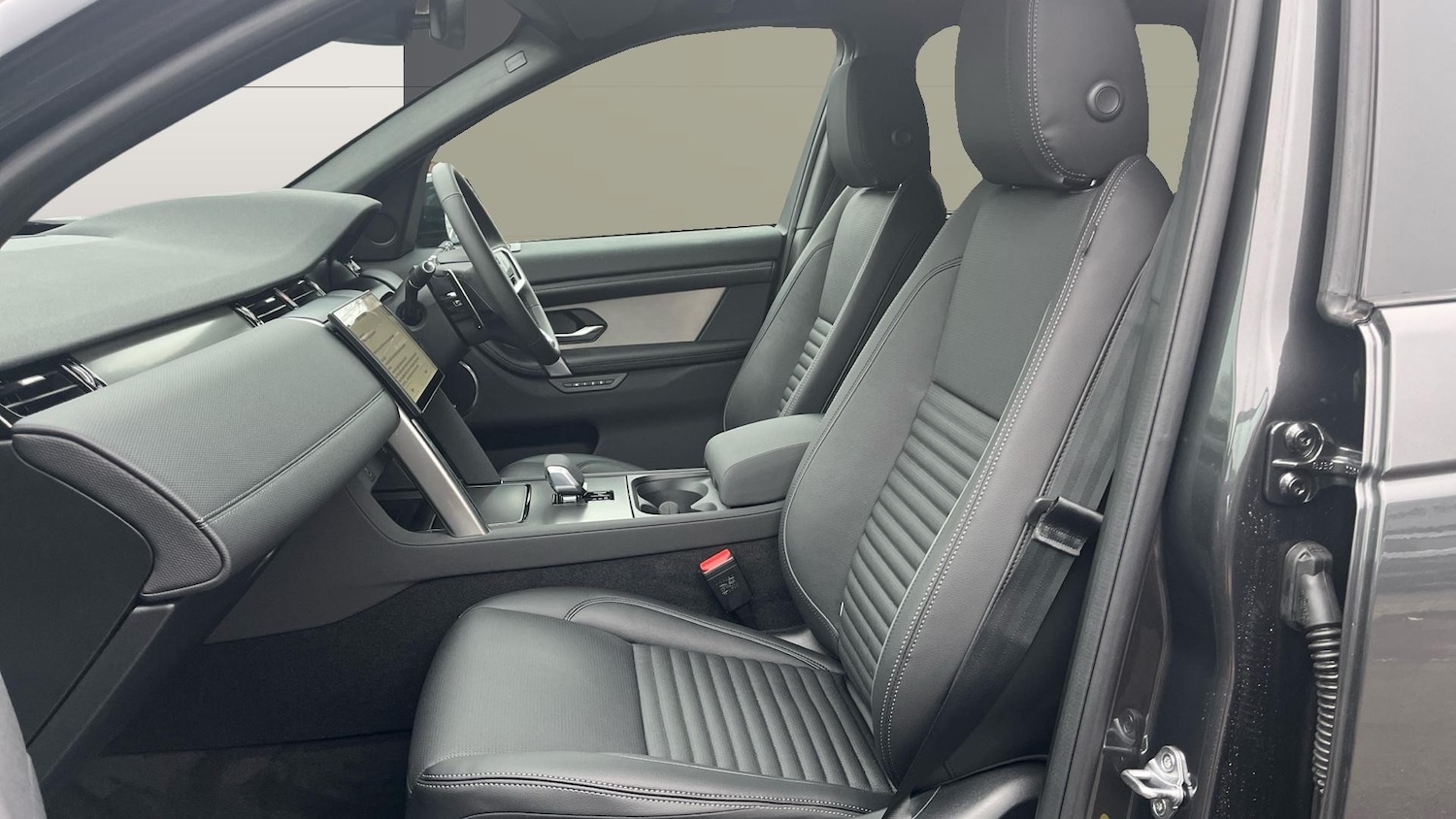 Used Land Rover Discovery Sport 2025 for sale - 77377953: Photo 3