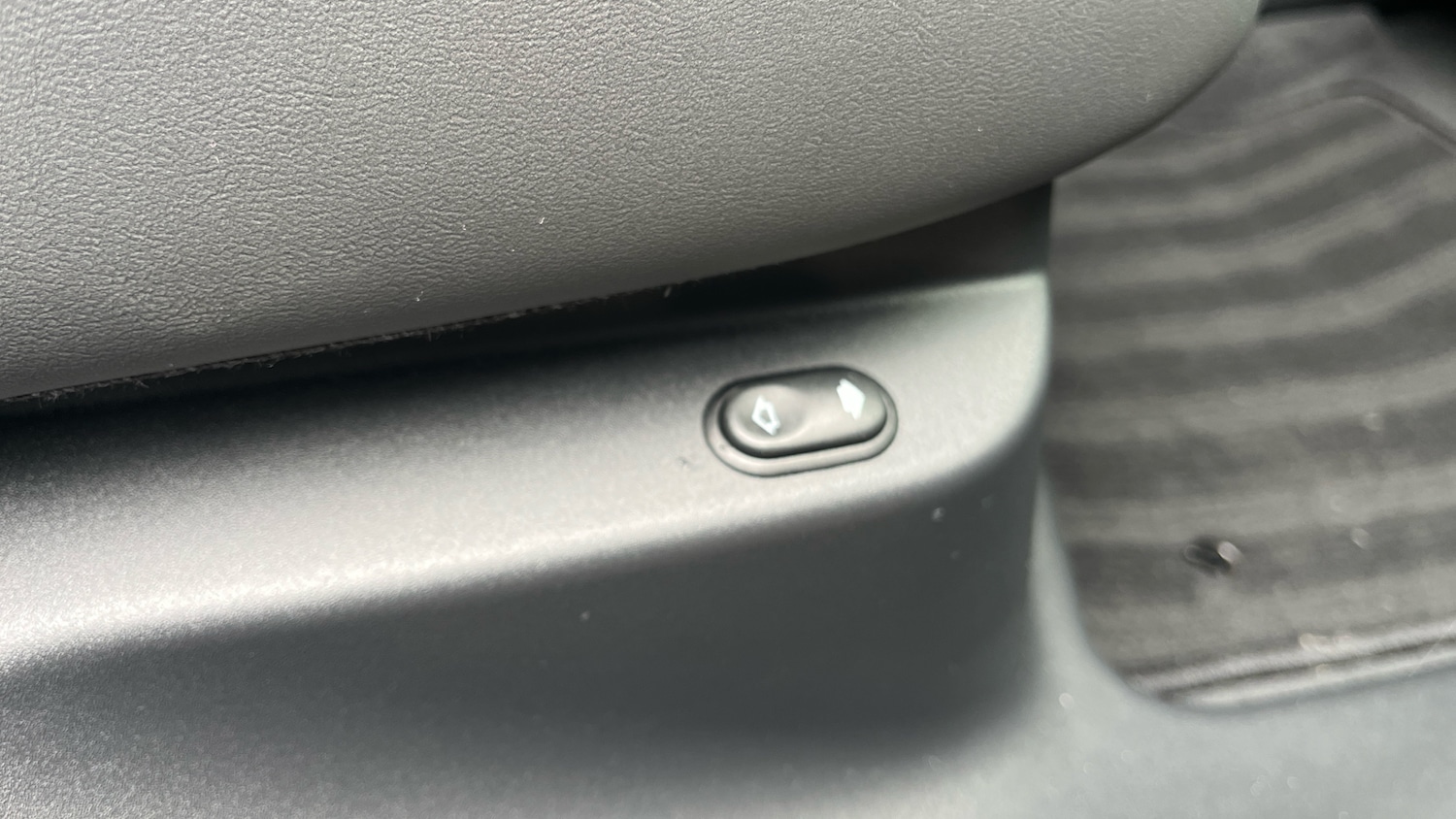 Used Land Rover Range Rover Velar 2025 for sale - 78066626: Photo 36