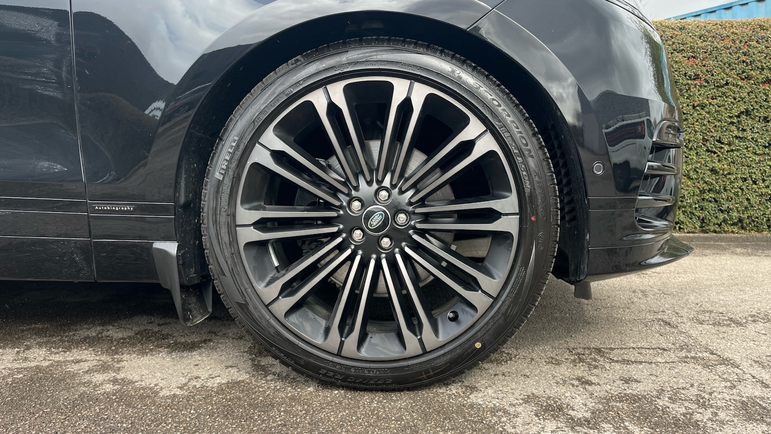 Used Land Rover Range Rover Velar 2025 for sale - 78066626: Photo 8