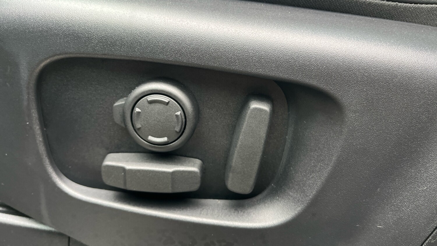 Used Land Rover Discovery 2025 for sale - 78000807: Photo 41