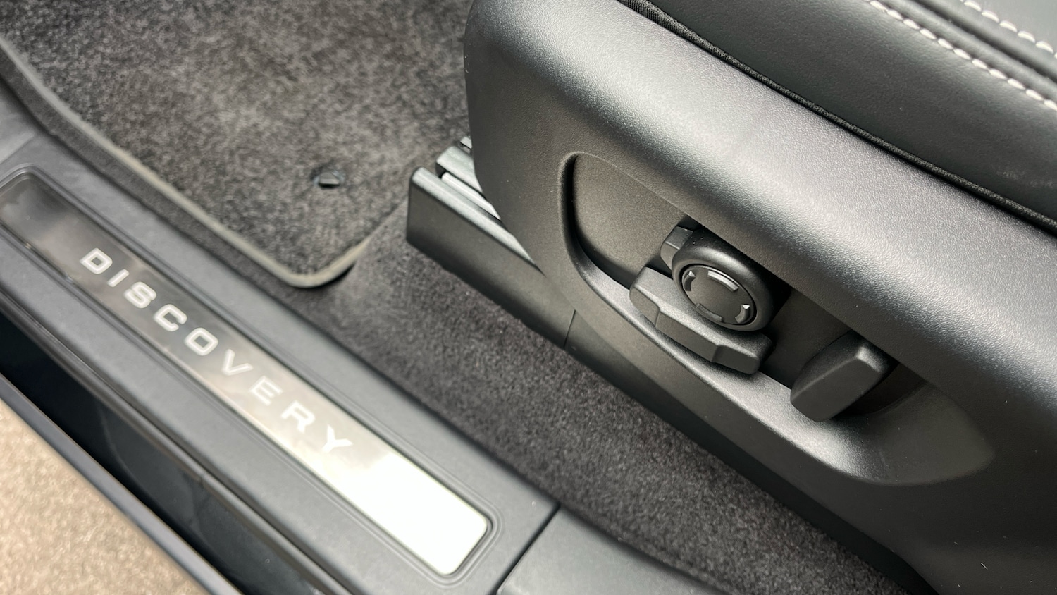 Used Land Rover Discovery 2025 for sale - 78000807: Photo 42