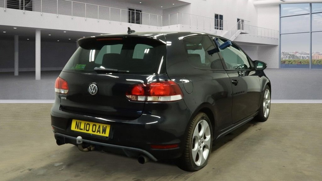Used Volkswagen Golf 2010 for sale - 77442250: Photo 4