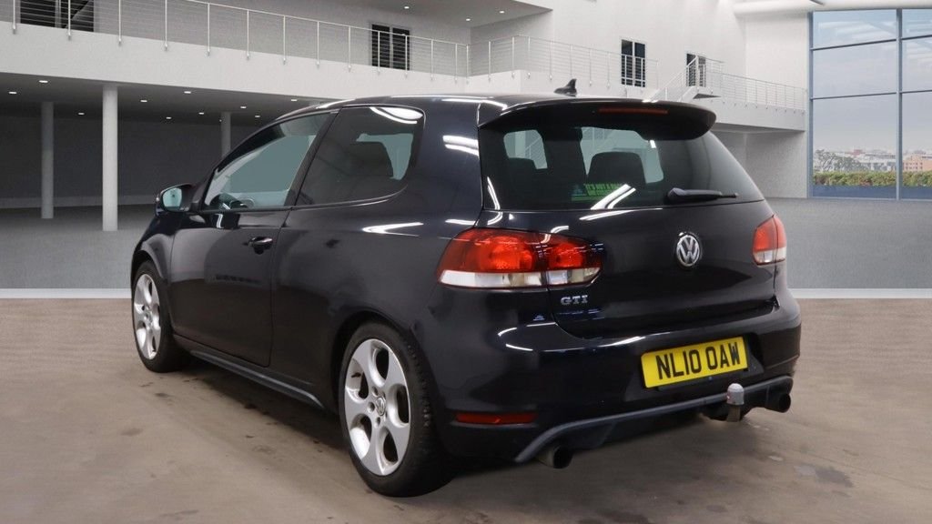 Used Volkswagen Golf 2010 for sale - 77442250: Photo 5