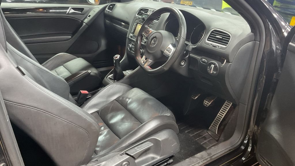 Used Volkswagen Golf 2010 for sale - 77442250: Photo 8