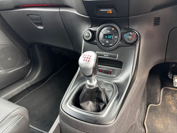 Used Ford Fiesta 2017 for sale - 76291528: Photo 30