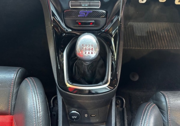 Used Ford Fiesta 2014 for sale - 76313089: Photo 24