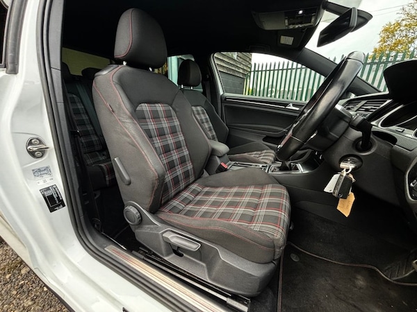 Used Volkswagen Golf 2013 for sale - 76074088: Photo 17